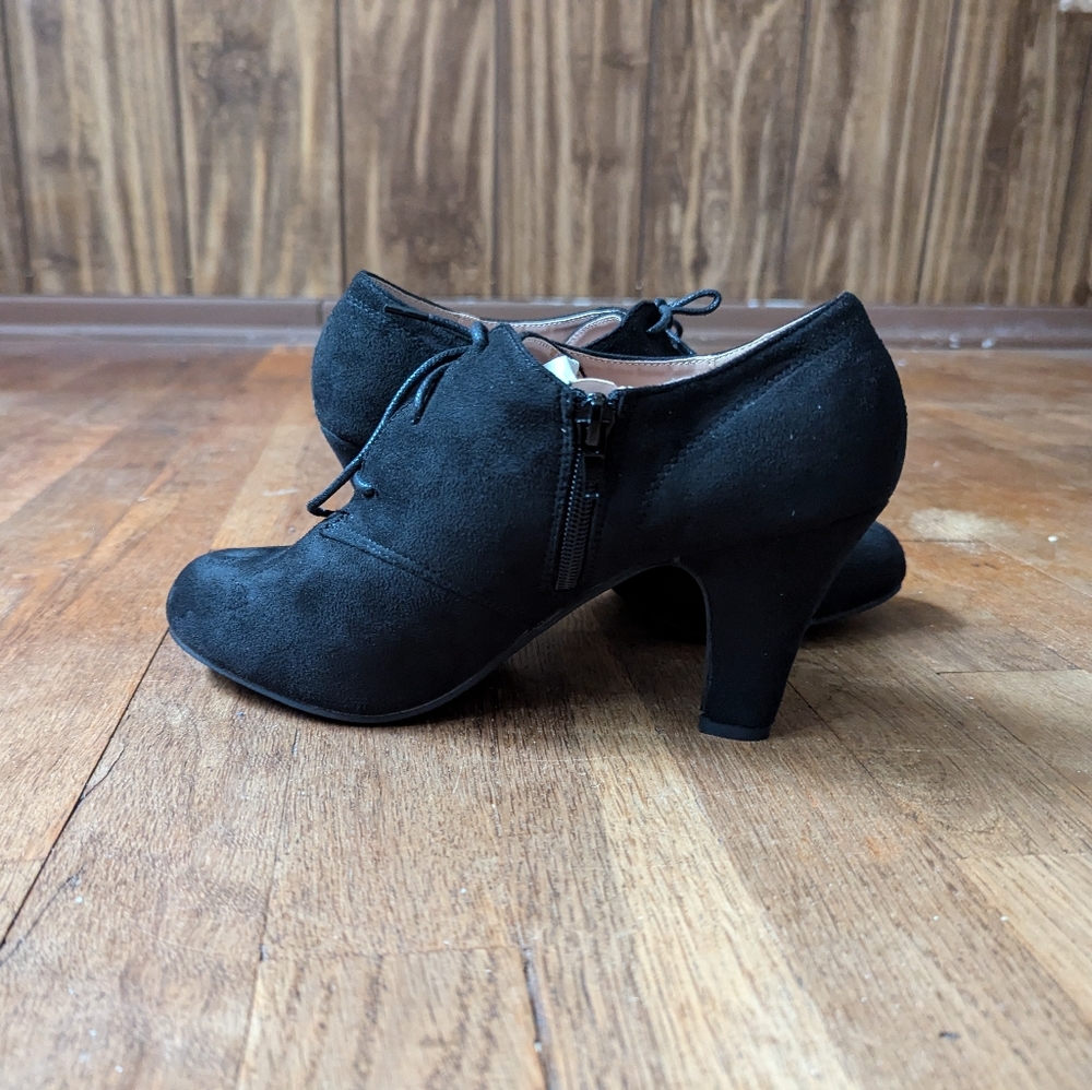 Journee Collection Oxford High Heels